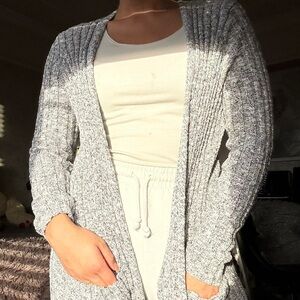 Hollister cardigan (S)